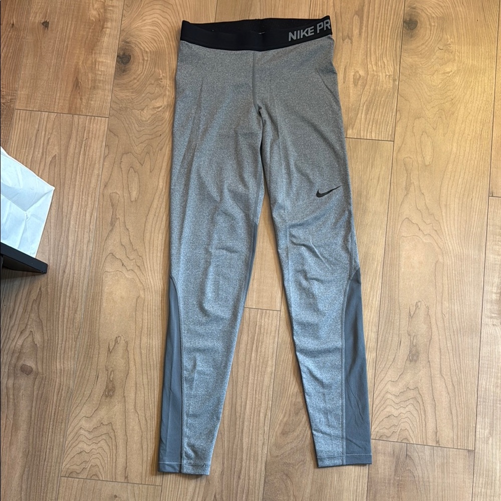 Nike Pro lightweight Gray Leggings